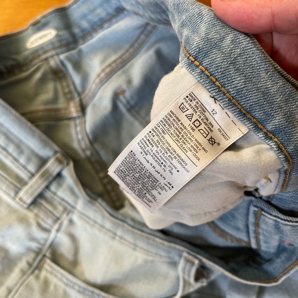 Old Navy Jean Shorts - Picture 4 of 5